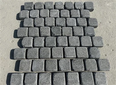 Paving Kerikil Tumpah Permukaan Klasik